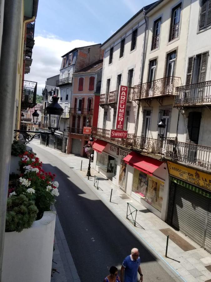 Superbe T3 Avec Parking Et Terrasse En Plein Centre-Ville Lourdes Exteriör bild