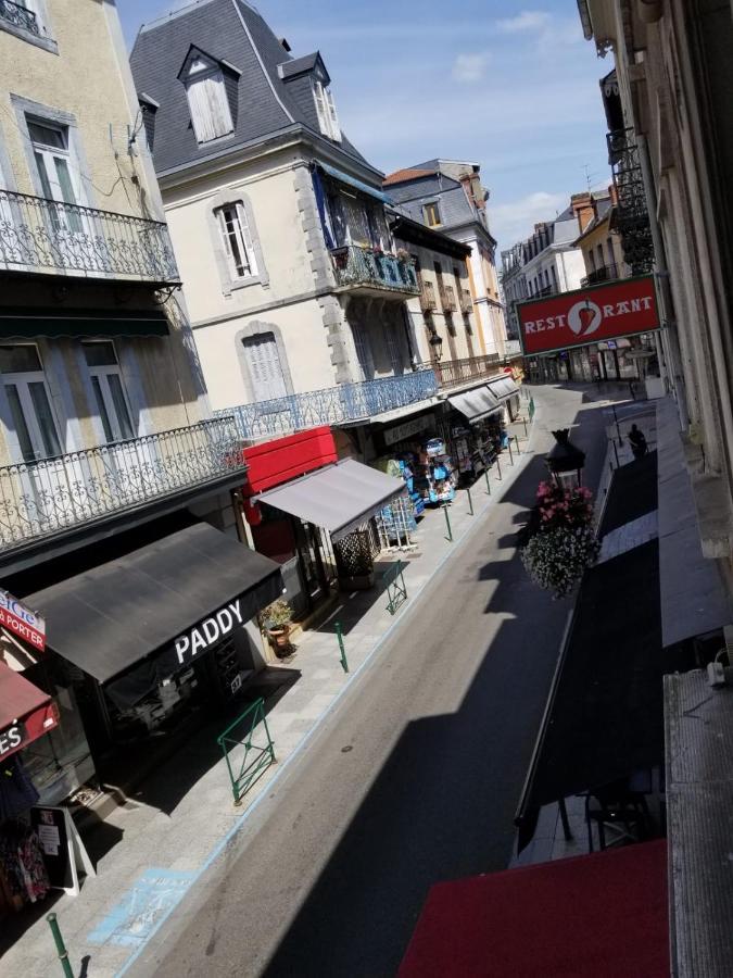 Superbe T3 Avec Parking Et Terrasse En Plein Centre-Ville Lourdes Exteriör bild